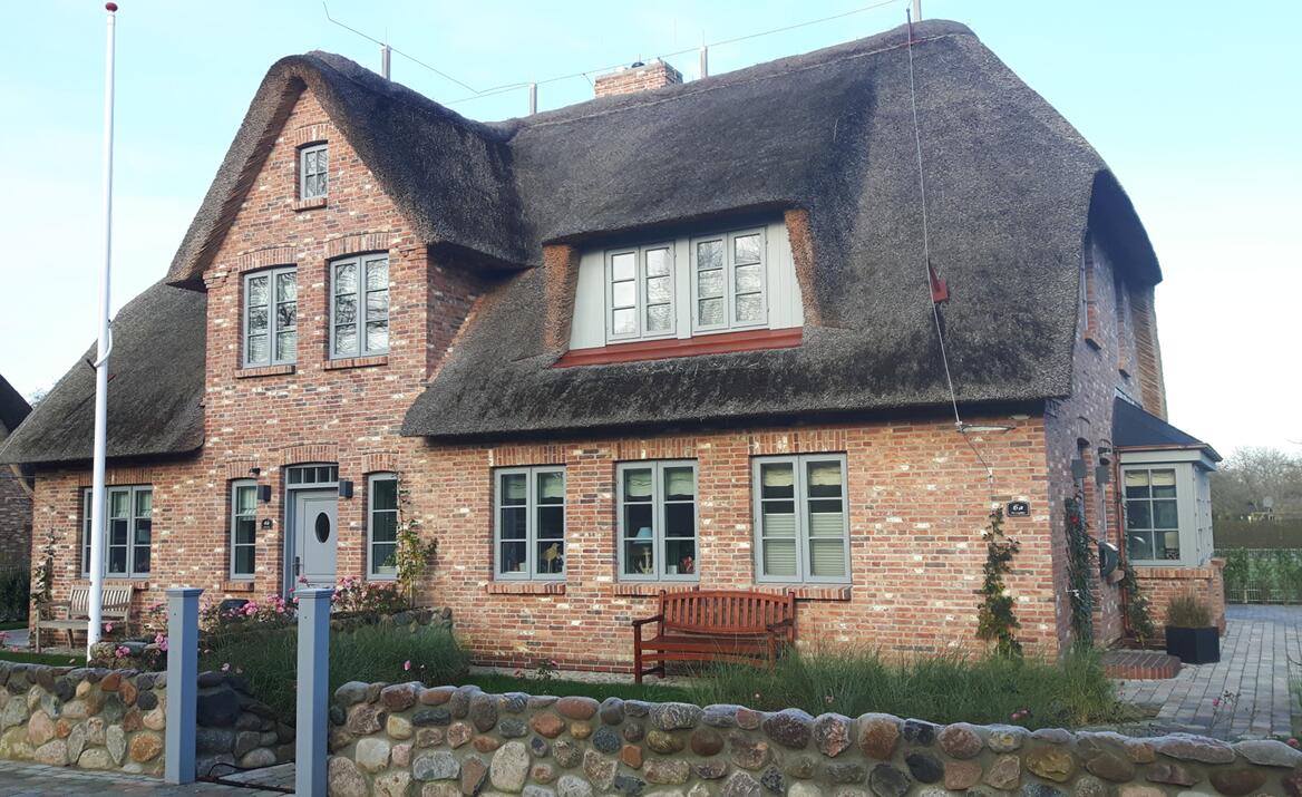 Vorschaubild Exklusive Reetdachhaushälfte